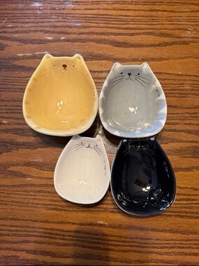 World Market Ceramic Cat Measuring Cups